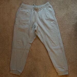 Nike Club fleece sweatpants size Medium